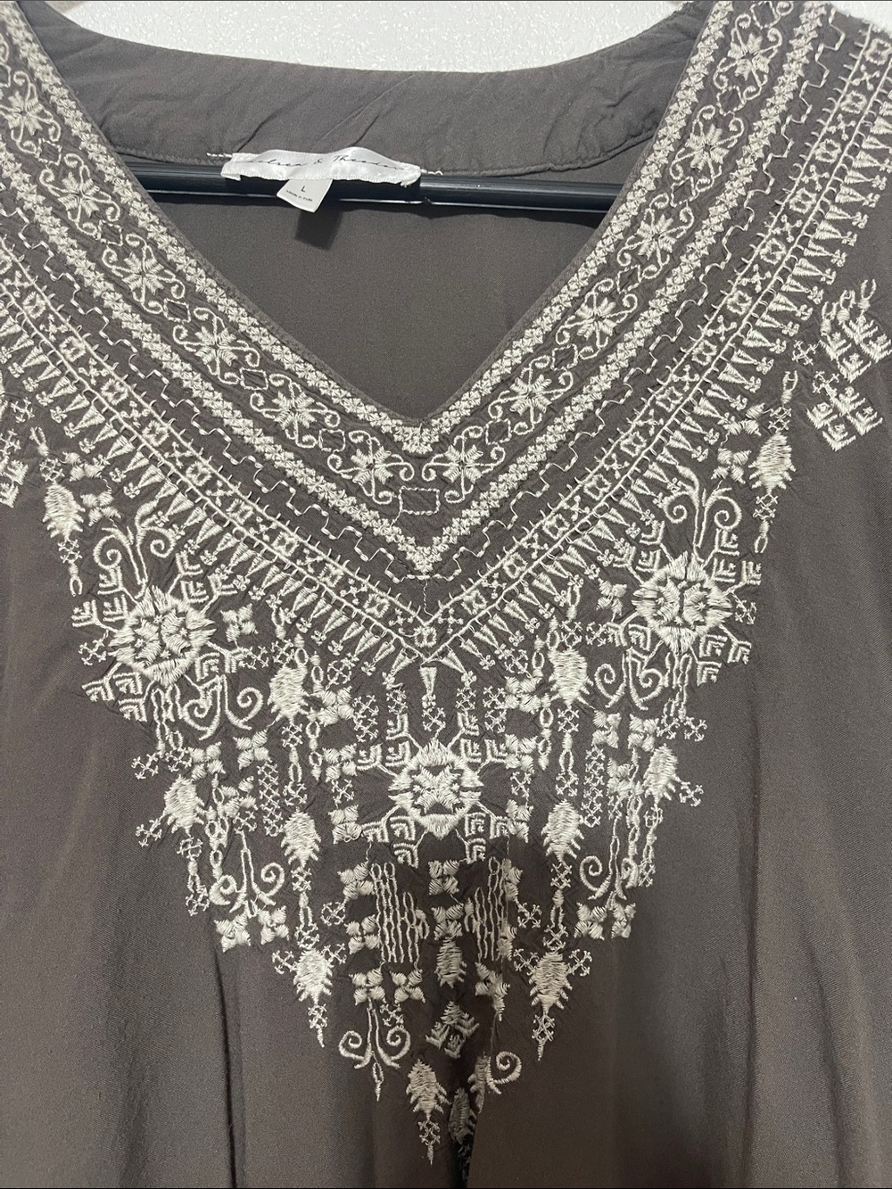 Chelsea & Theodore Charcoal Top with Cream Floral Embroidery - Picture 5 of 8